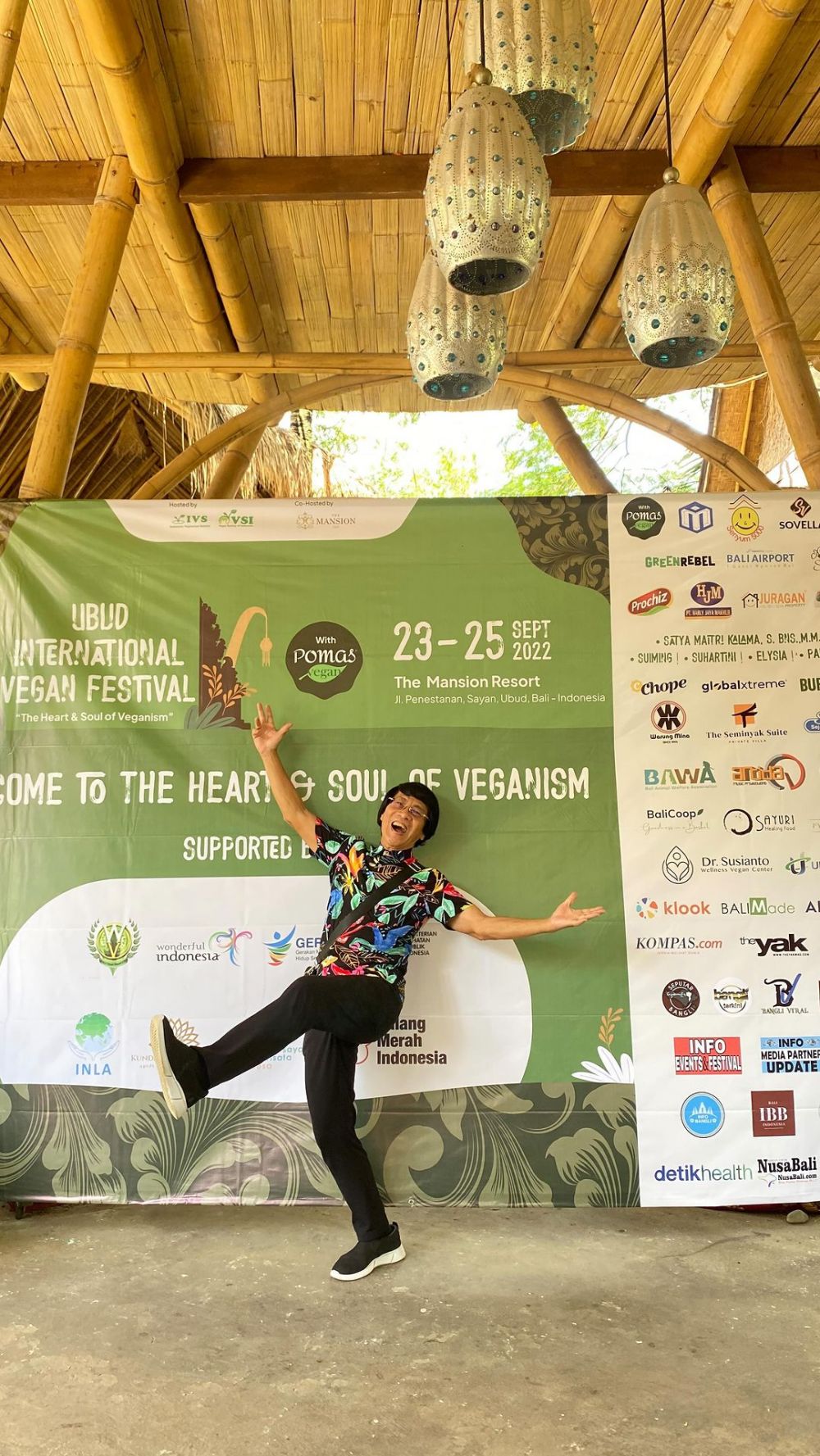 potret terbaru pria plontos kuliah bareng presiden © instagram