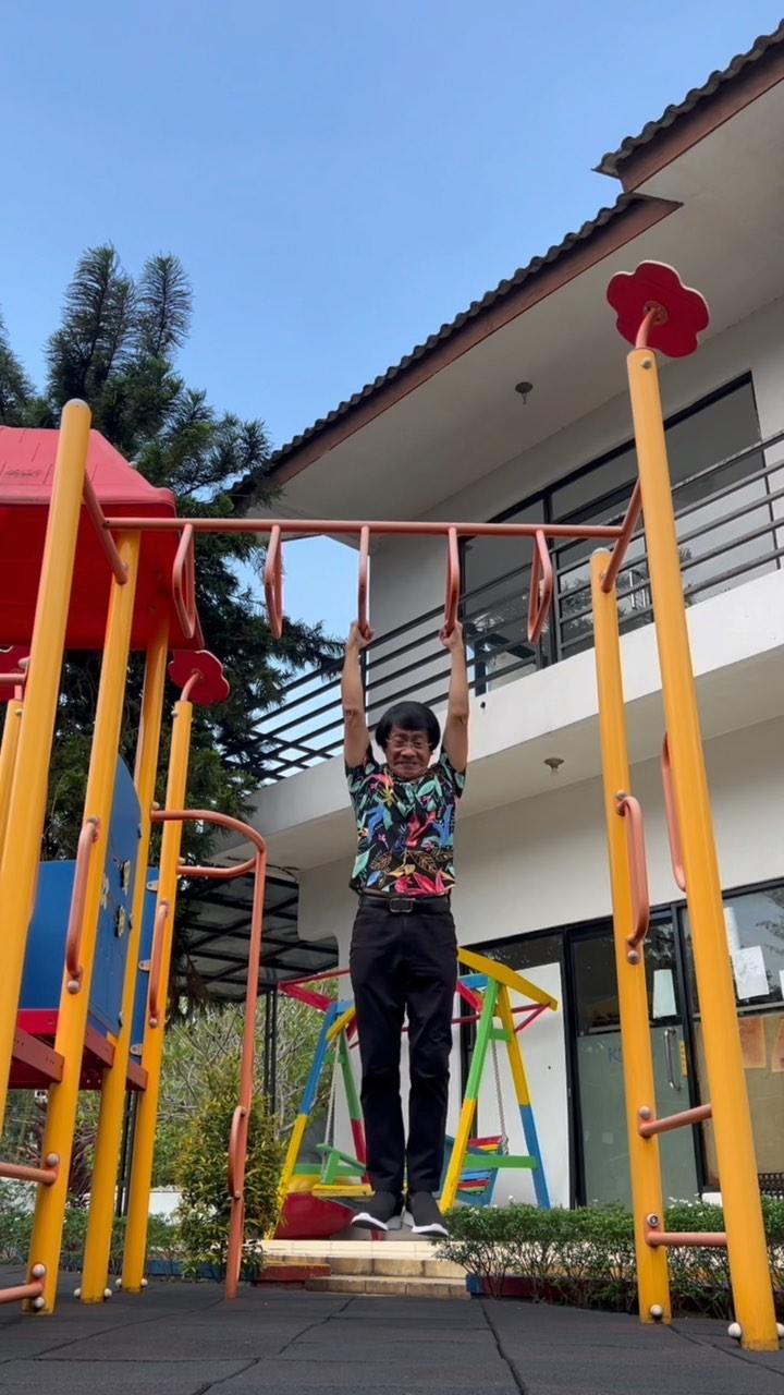 potret terbaru pria plontos kuliah bareng presiden © instagram