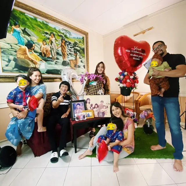 potret terbaru pria plontos kuliah bareng presiden © instagram