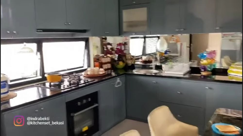 dapur rumah indra bekti © 2024 brilio.net