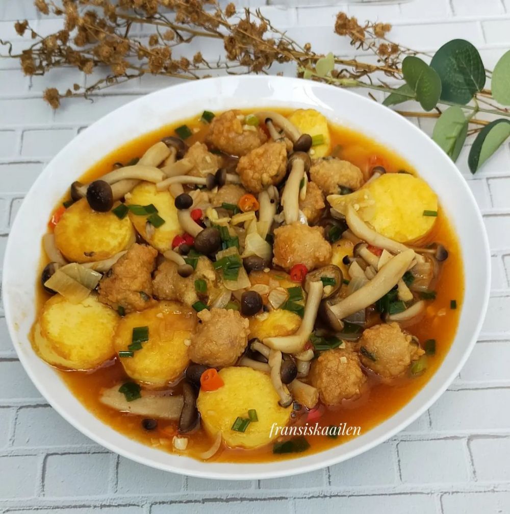 17 Resep bola daging berbagai bumbu untuk sahur, nikmat, simpel, dan menggugah selera