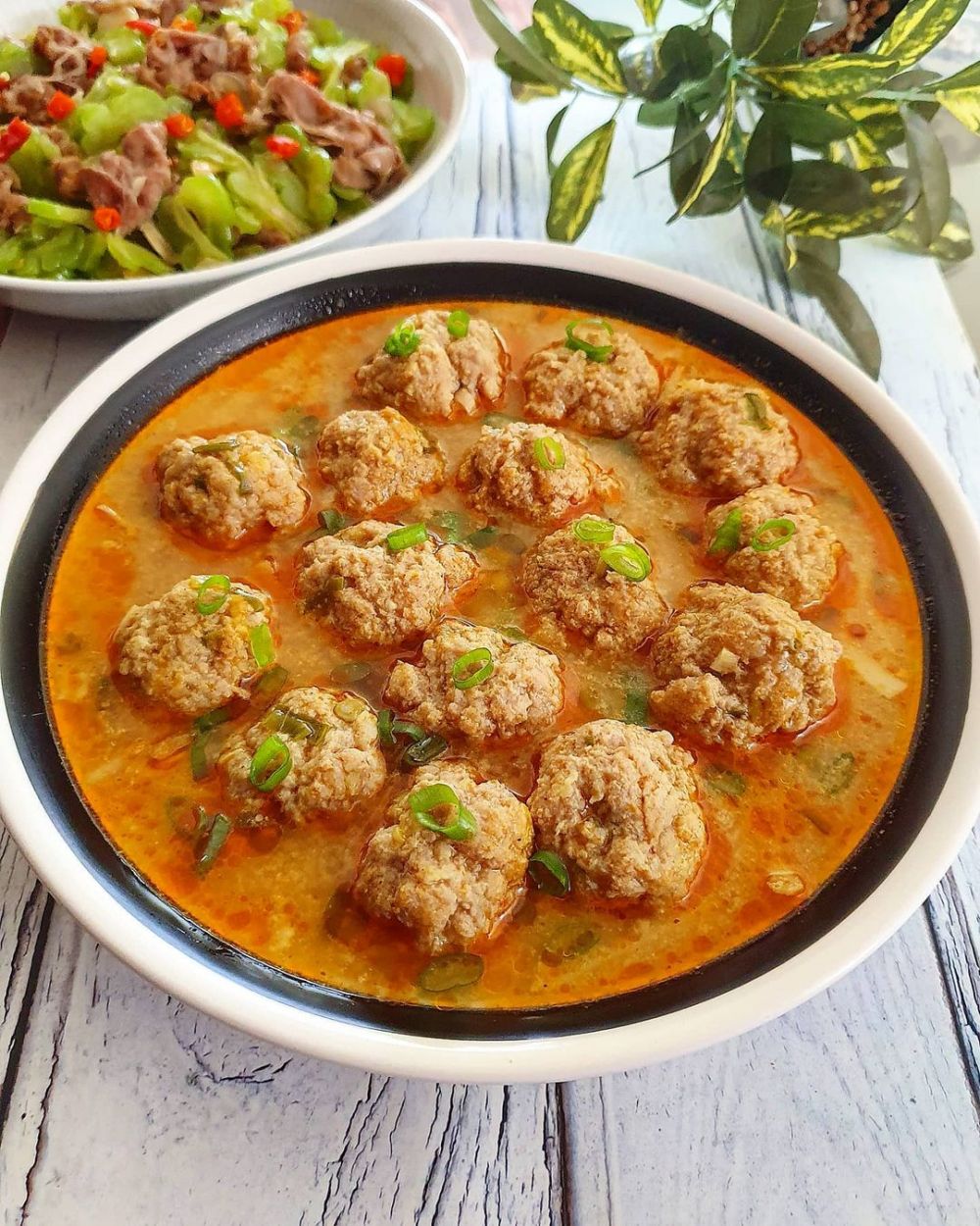 17 Resep bola daging berbagai bumbu untuk sahur, nikmat, simpel, dan menggugah selera