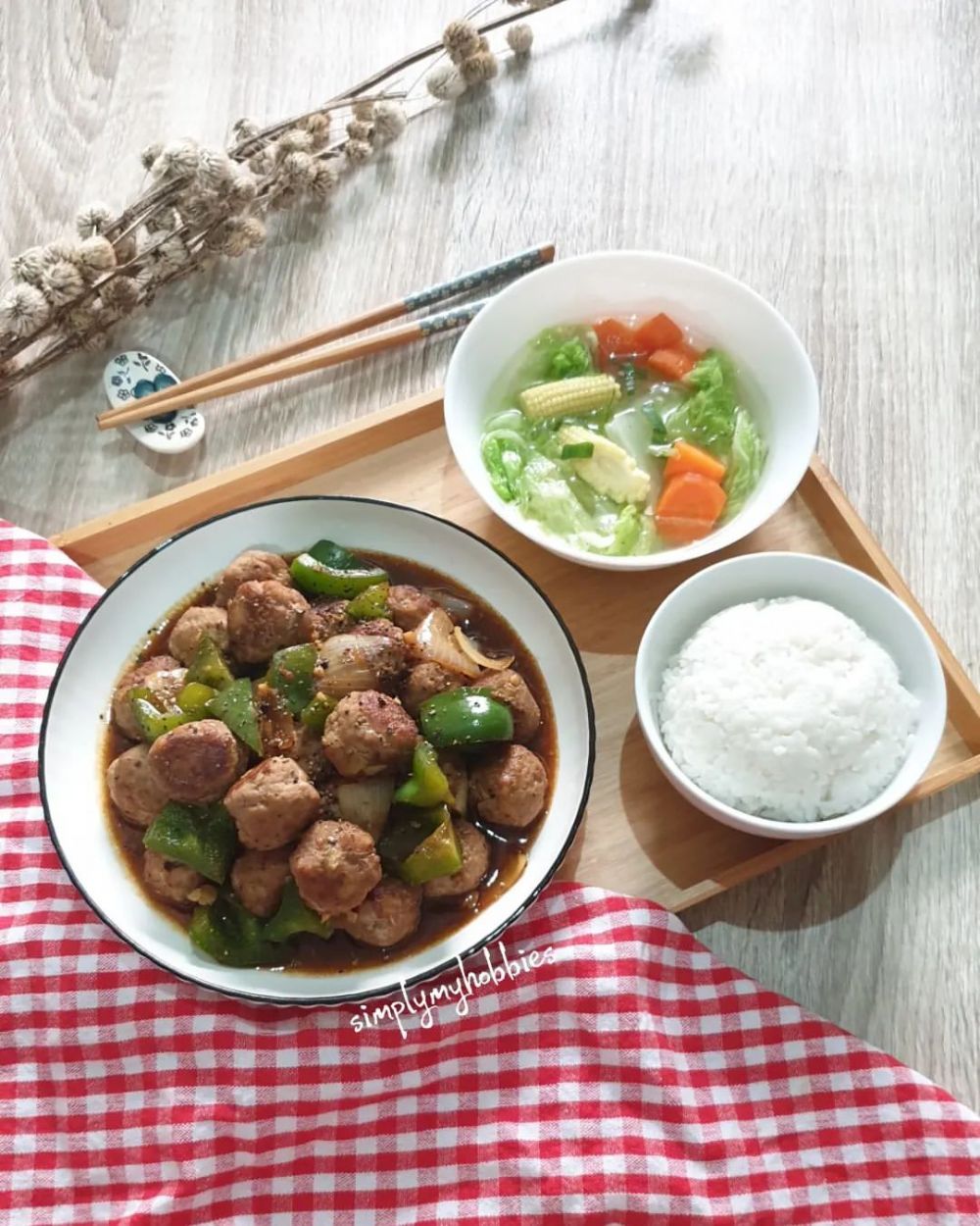 17 Resep bola daging berbagai bumbu untuk sahur, nikmat, simpel, dan menggugah selera
