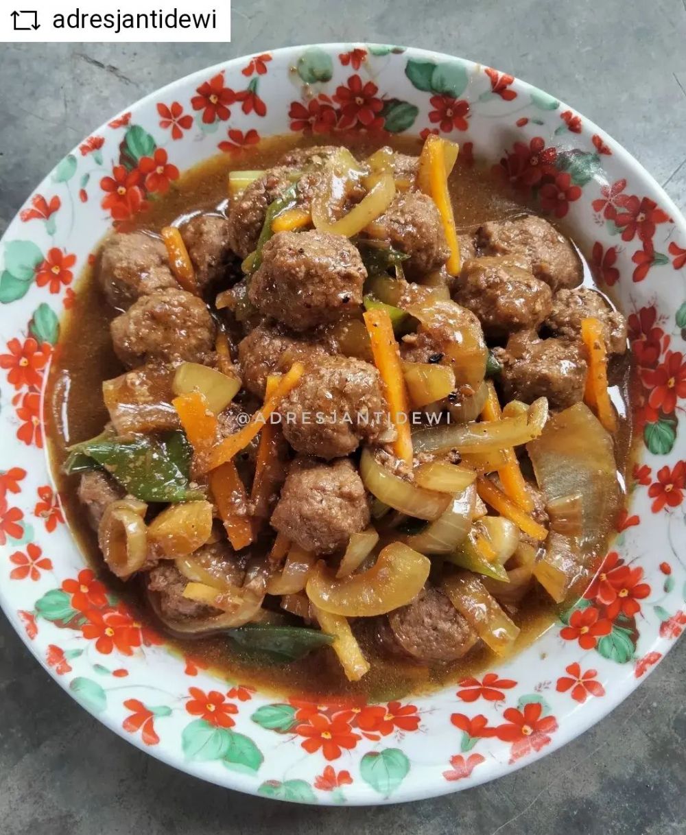 17 Resep bola daging berbagai bumbu untuk sahur, nikmat, simpel, dan menggugah selera