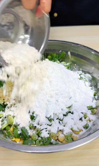 Tanpa baking soda dan margarin, ini trik bikin bakwan jagung renyah, tak berminyak, dan mudah ambyar