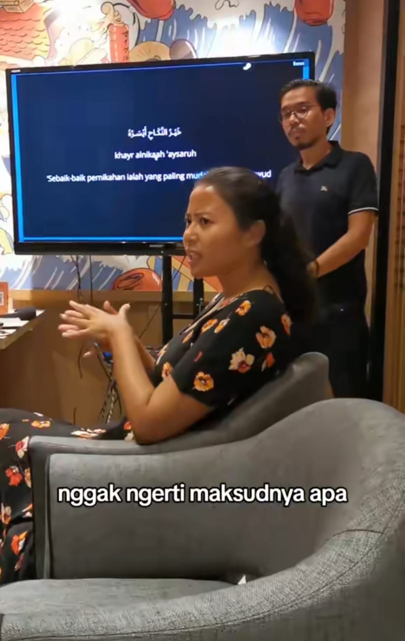 lamar pacar pakai presentasi © TikTok lamar pacar pakai presentasi © TikTok