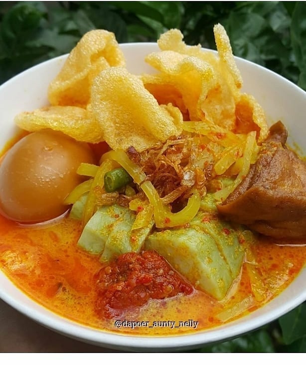 15 Resep lontong sayur sajian Lebaran, istimewa, enak, kuahnya nendang, dan praktis