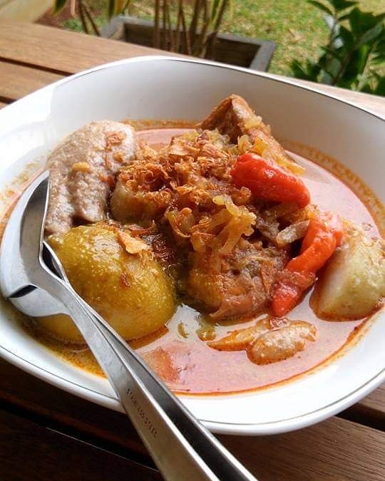 15 Resep lontong sayur sajian Lebaran, istimewa, enak, kuahnya nendang, dan praktis