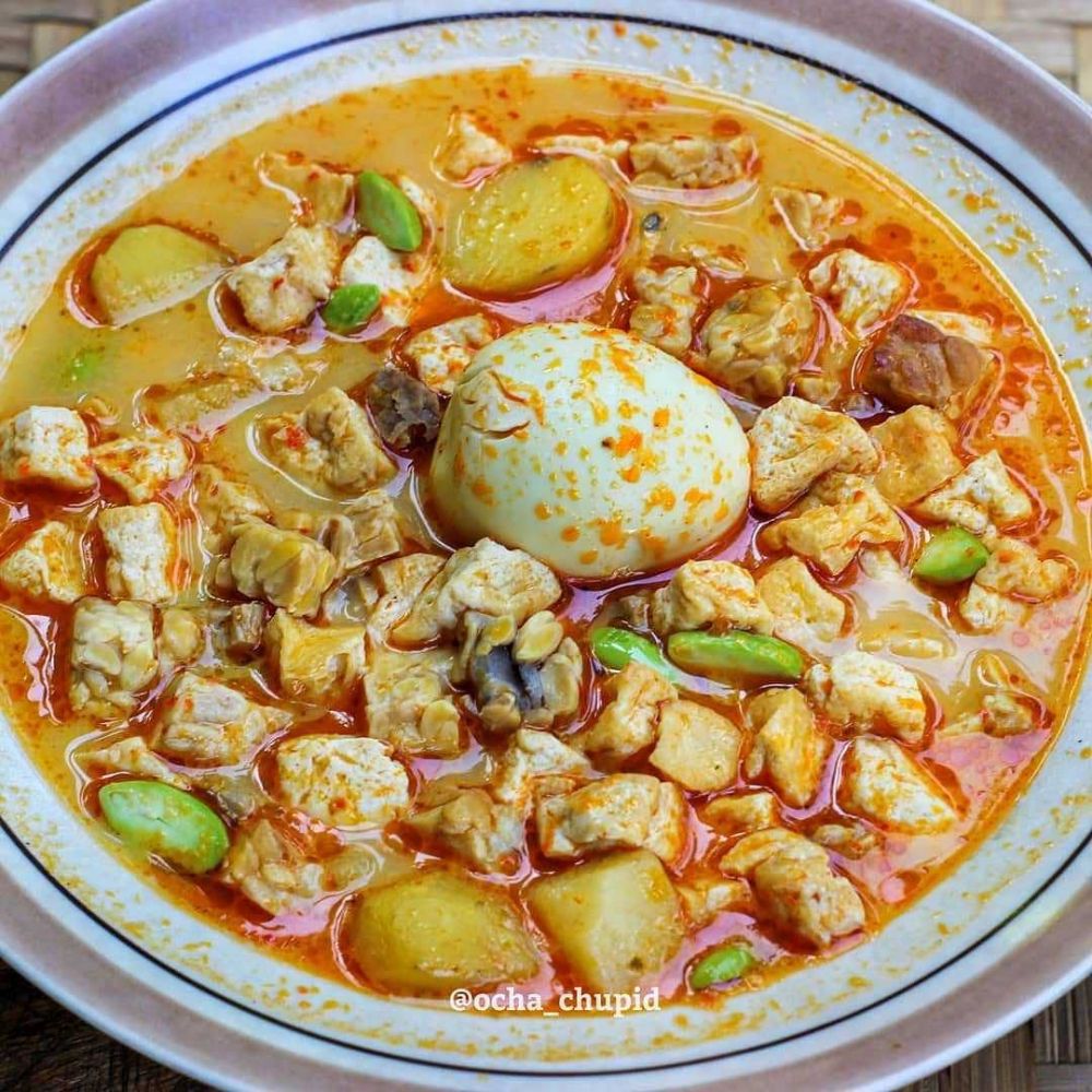 15 Resep lontong sayur sajian Lebaran, istimewa, enak, kuahnya nendang, dan praktis