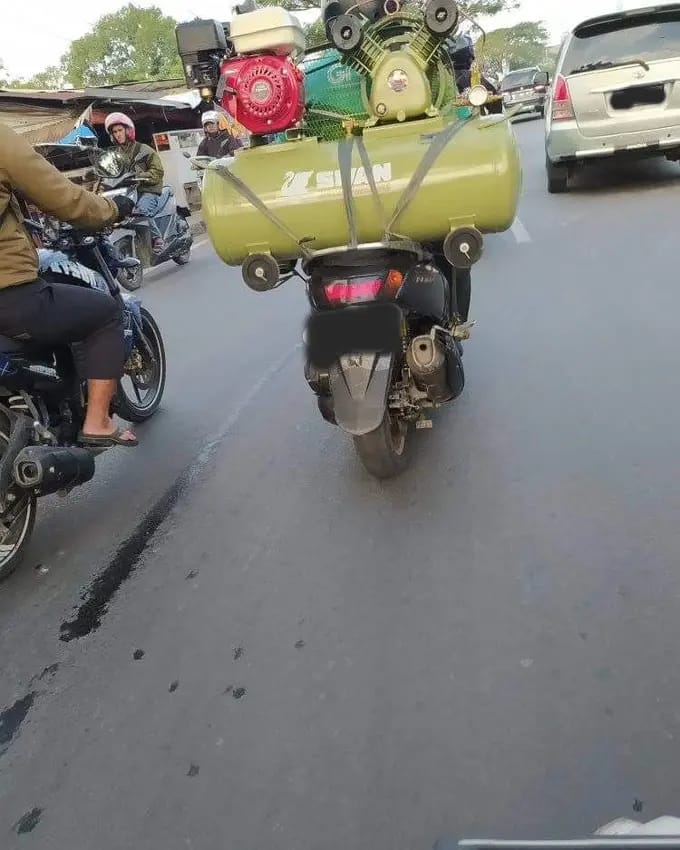 ojol bawa barang besar nyeleneh berbagai sumber