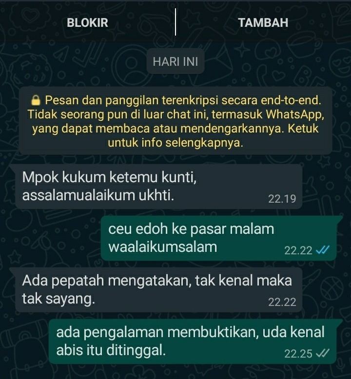 Chat lucu orang berbalas pantun ini bikin capek © X