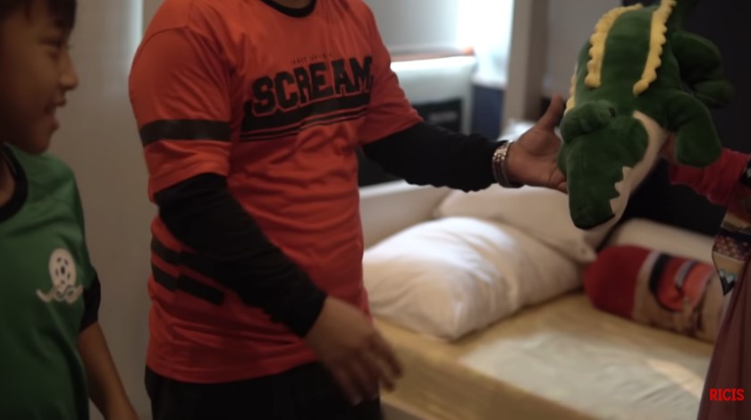 Potret kamar anak Narji © YouTube