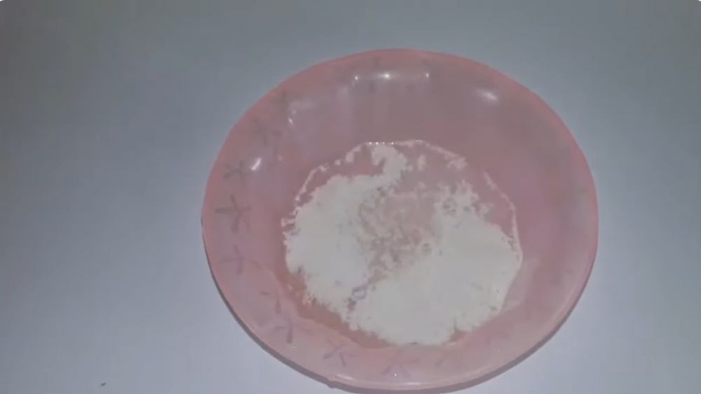 Cukup dilap, ini cara bersihkan pintu kamar mandi berkerak agar kinclong pakai 2 bahan dapur