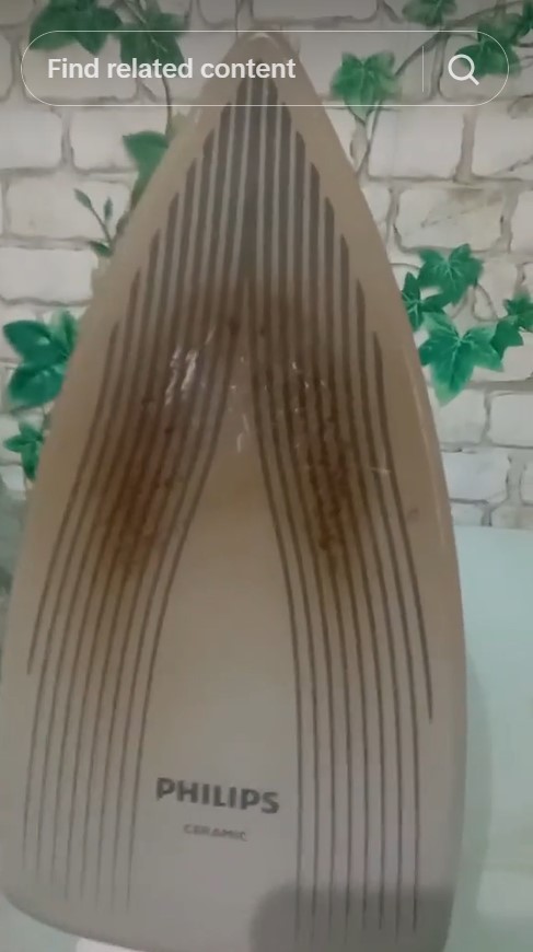 Tak dioles pasta gigi dan lilin, ini trik hilangkan kerak gosong hitam di setrika pakai 1 bahan dapur