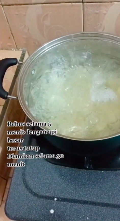 Tanpa tambahan daun salam, ini trik rebus singkong agar empuk dan matang sempurna dalam waktu 5 menit