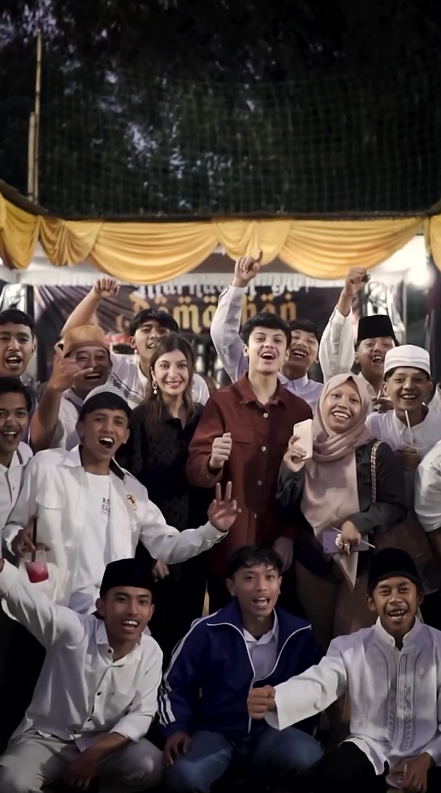 momen Sarah Keihl undang 1000 warga buka bersama di bulan Ramadan © 2024 brilio.net