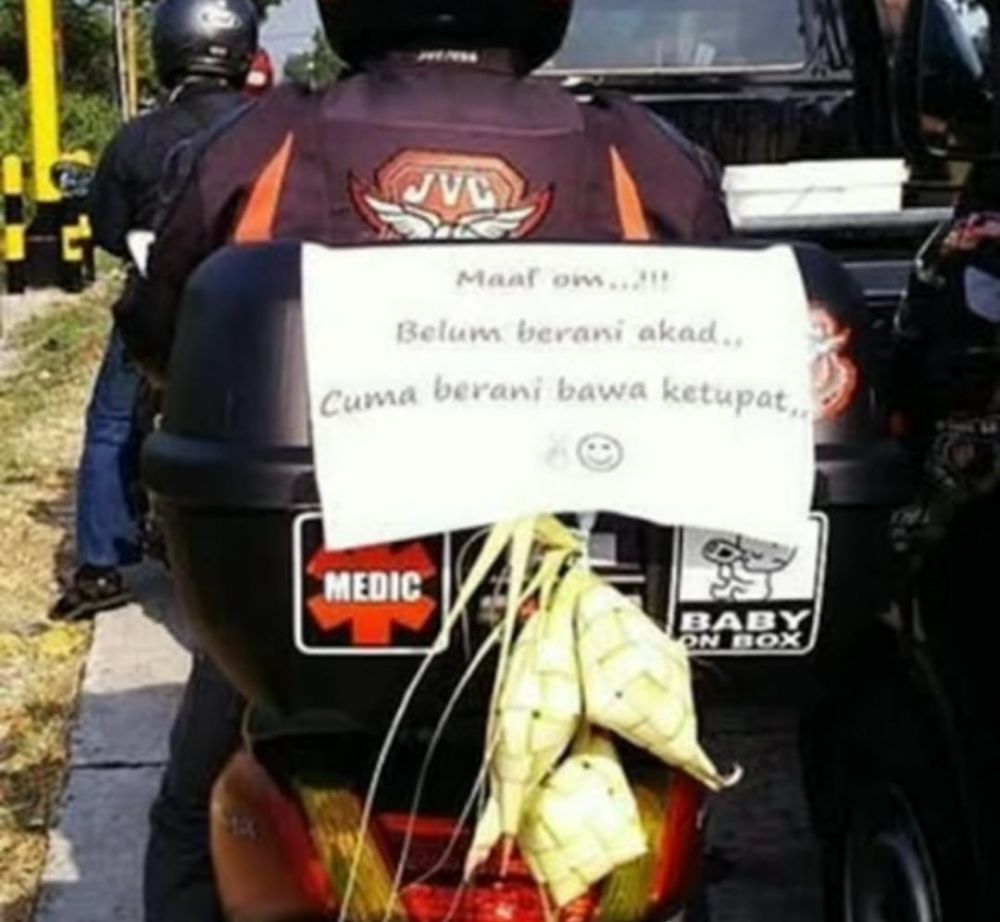 tulisan di belakang kendaraan saat mudik berbagai sumber