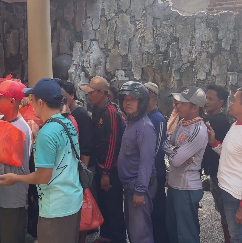 inul bagi-bagi thr dan hampers © 2024 brilio.net inul bagi-bagi thr dan hampers © 2024 brilio.net