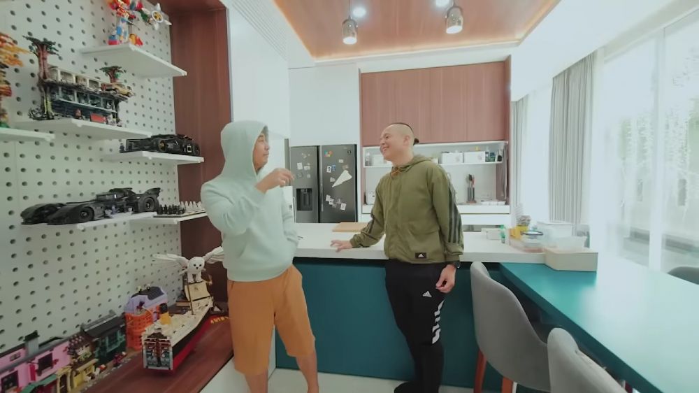 dapur rumah ernest prakasa © 2024 brilio.net