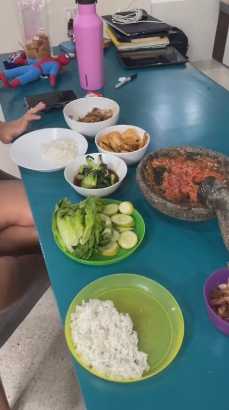 dapur rumah ernest prakasa © 2024 brilio.net