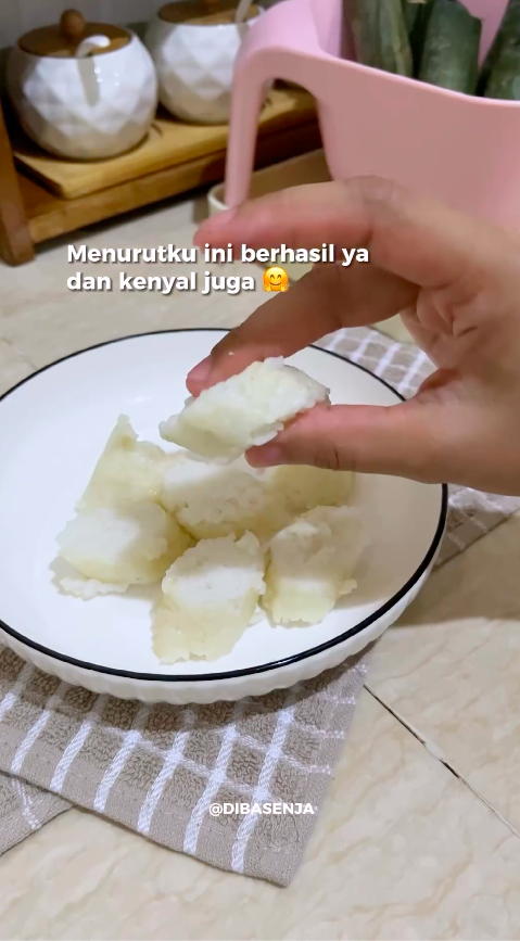 Tanpa direbus berjam-jam, ini cara masak lontong agar pulen dan matang sempurna dalam 12 menit