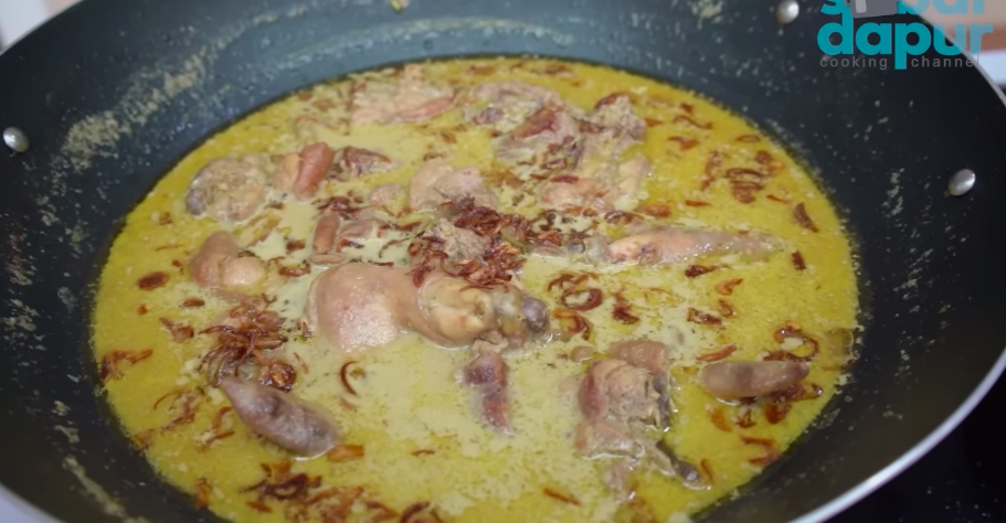 Cara mudah masak opor ayam agar hasilnya lebih enak, gurih, dan tidak basi sampai 3 hari