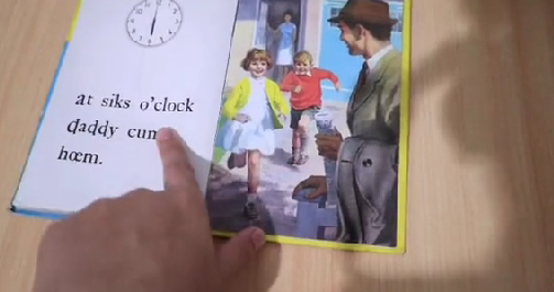 ayah di kaleng biskuit Khong Guan TikTok/@hin.hr ayah di kaleng biskuit Khong Guan TikTok/@hin.hr