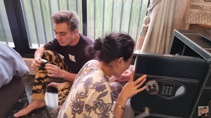 potret kamar Nikita Mirzani © YouTube