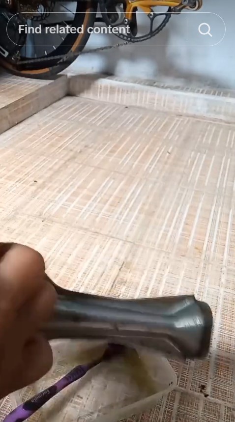 Tak perlu cuka dan soda kue, trik bersihkan kerak hitam corong burner kompor pakai 2 bahan sederhana