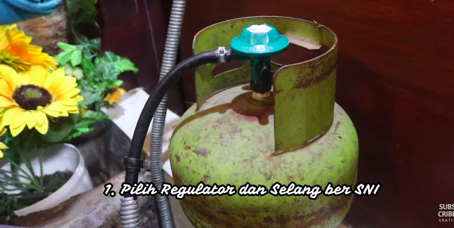 Bukan direndam air, emak-emak ini punya cara praktis menghemat gas elpiji 3 kg