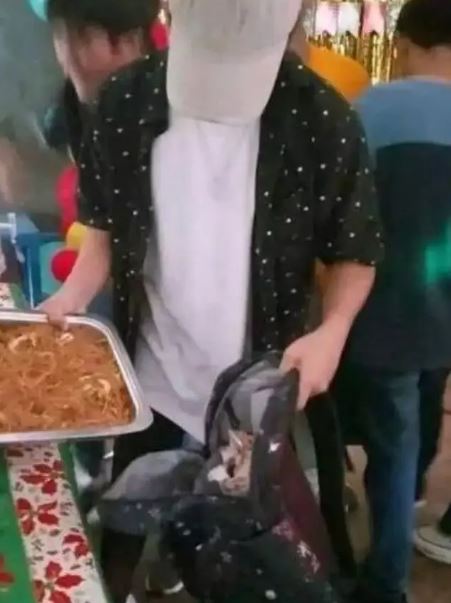 potret kocak kejadian apes makanan di hajatan Berbagai sumber