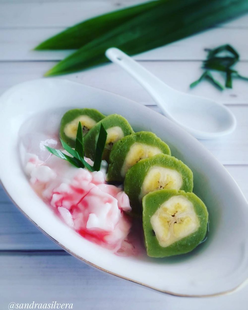 11 Resep pisang kuah santan untuk dessert, enak, praktis, dan legit