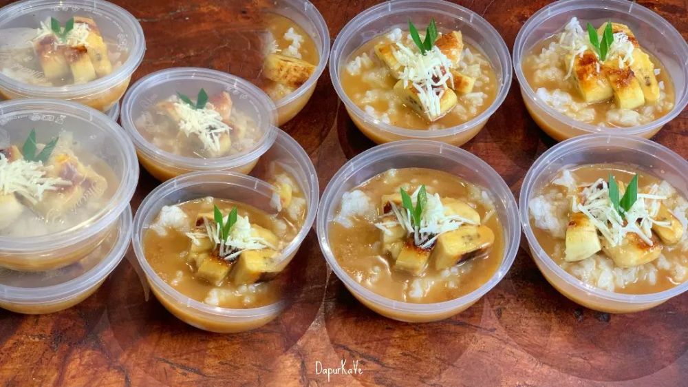 11 Resep pisang kuah santan untuk dessert, enak, praktis, dan legit