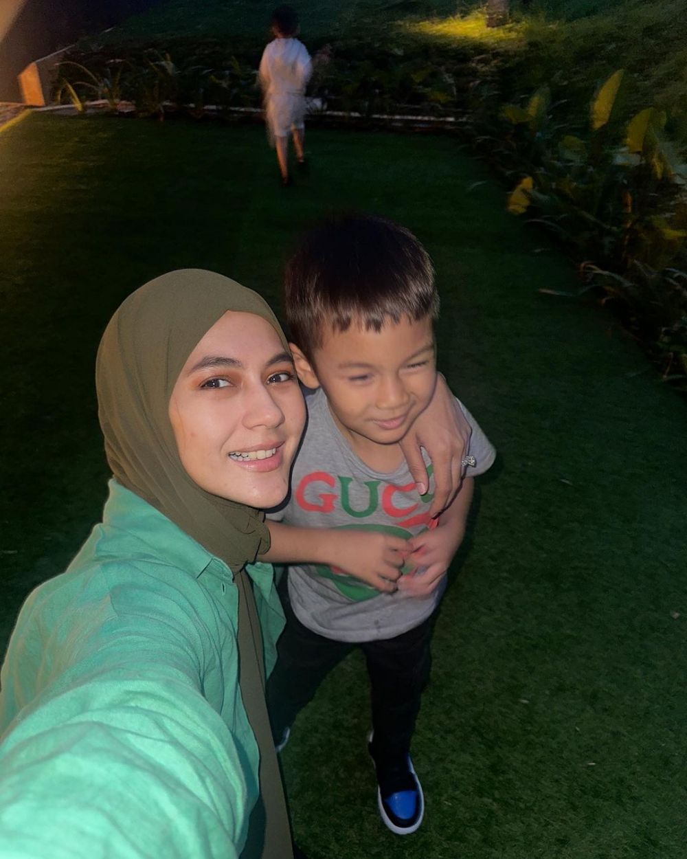 Mantap kenakan kerudung, begini potret Paula Verhoeven © 2024 brilio.net