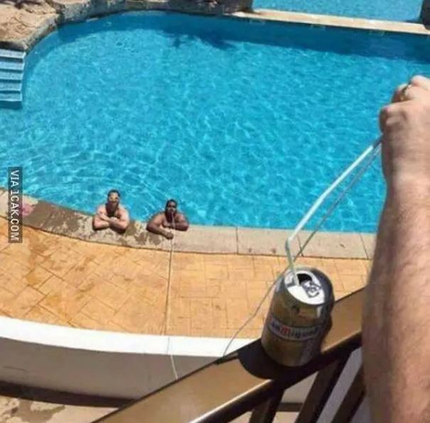 potret kocak saat menikmati minuman Berbagai sumber