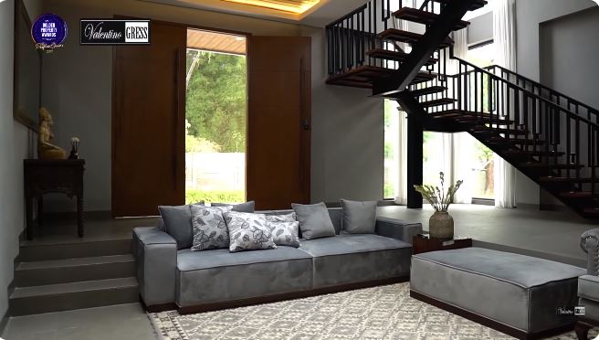 Potret rumah Glenca Chysara & Rendi John dilengkapi smart lock © 2024 brilio.net