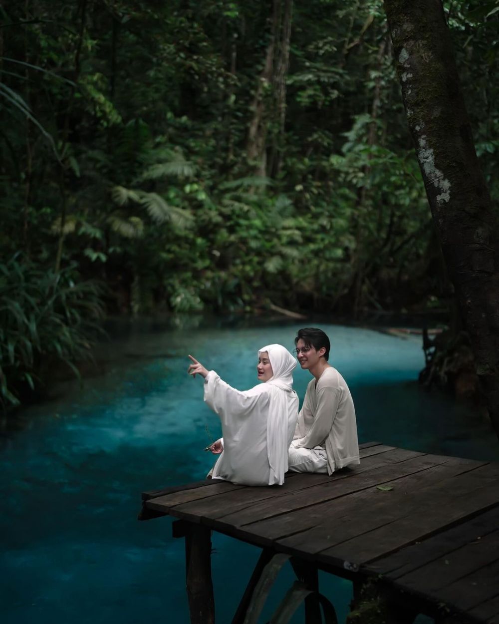 potret Dinda Hauw bareng gadis lokal bak filter AI © 2024 brilio.net