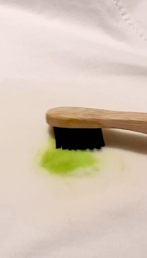 Tanpa deterjen, ini trik ampuh hilangkan noda membandel di baju putih cuma pakai 3 bahan dapur