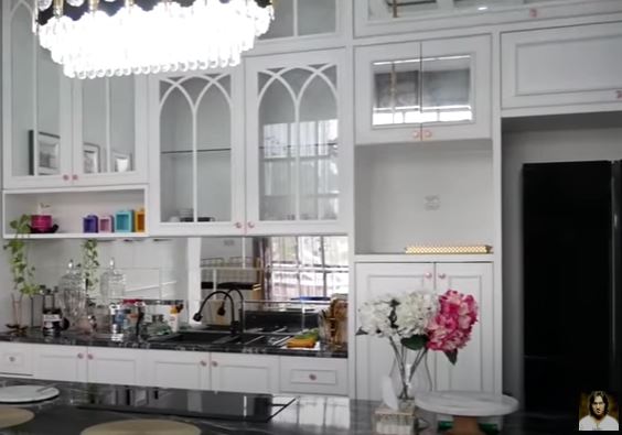  potret dapur view kolam Ian Kasela © 2024 brilio.net