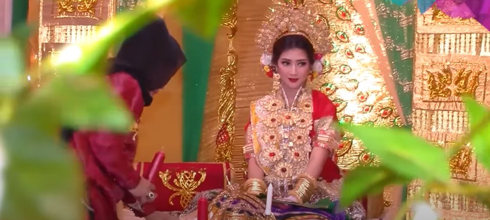 Pesona 5 seleb gelar malam mappacci adat Bugis jelang nikah © 2024 brilio.net