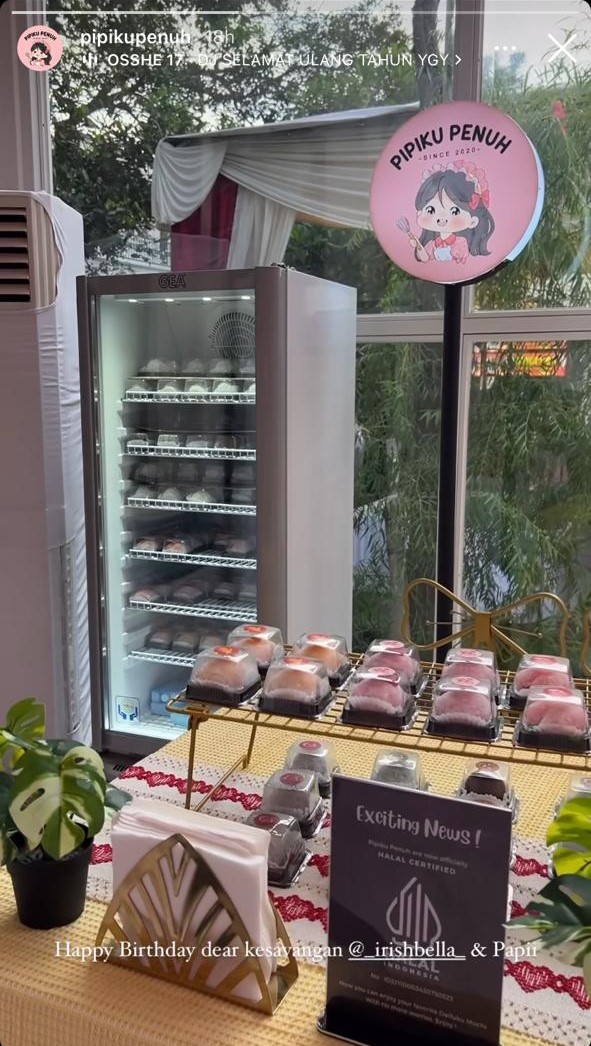 9 Hidangan acara ulang tahun Irish Bella ke-28, lengkap dari jajanan kaki lima sampai ala restoran