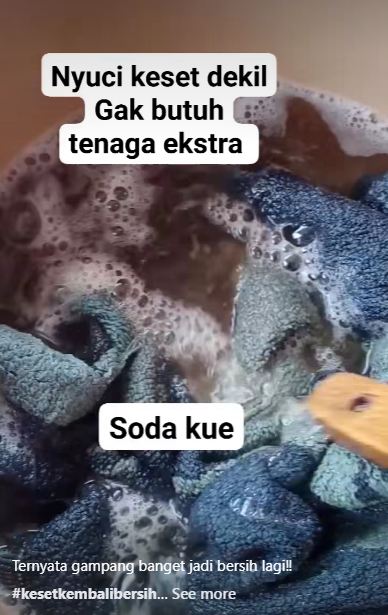 Tanpa capek digosok detergen, ini cara cuci keset dekil penuh debu agar kinclong pakai 2 bahan dapur