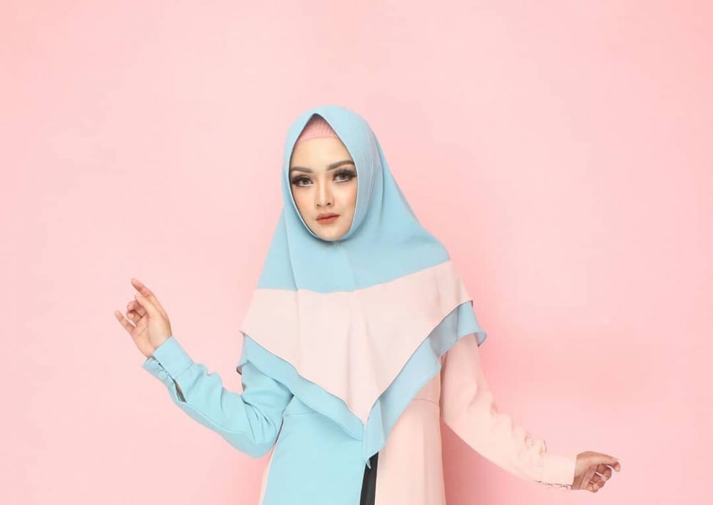 transformasi Suci Winata yang dulunya personel girlband © 2024 brilio.net transformasi Suci Winata yang dulunya personel girlband © 2024 brilio.net