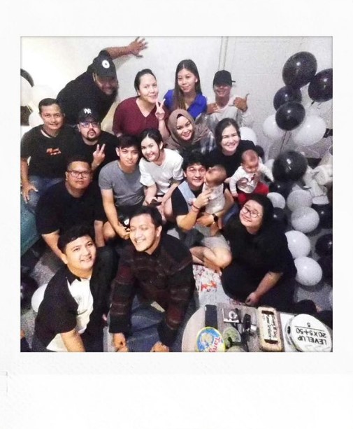 Adinda Azani dapat kejutan ulang tahun © Instagram Adinda Azani dapat kejutan ulang tahun © Instagram