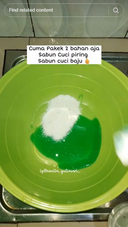 Pakai 2 bahan, trik wanita cuci serbet dapur dekil, hitam, dan jamuran ini bikin kinclong tanpa sitrun