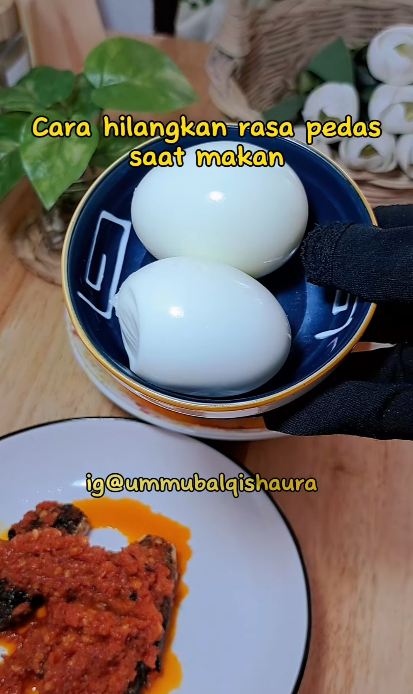 Bukan langsung minum air, ini cara mengatasi kepedasan di mulut cuma pakai 1 bahan makanan