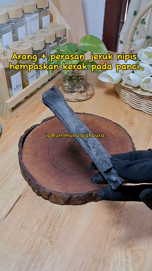 Tanpa soda kue, cara ampuh hilangkan kerak gosong pantat panci ini cuma pakai tambahan 1 bahan dapur