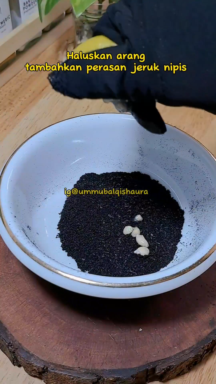 Tanpa soda kue, cara ampuh hilangkan kerak gosong pantat panci ini cuma pakai tambahan 1 bahan dapur