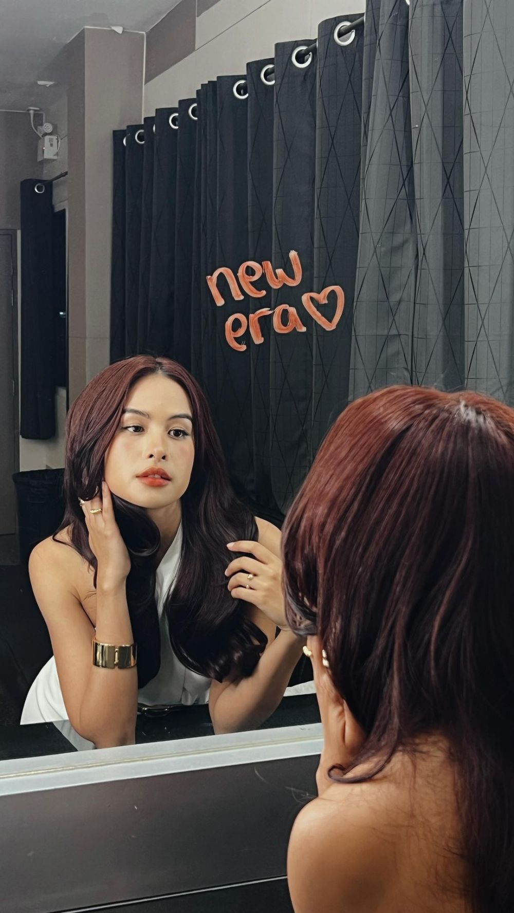 maudy ayunda warnai rambutnya jadi merah © 2024 brilio.net