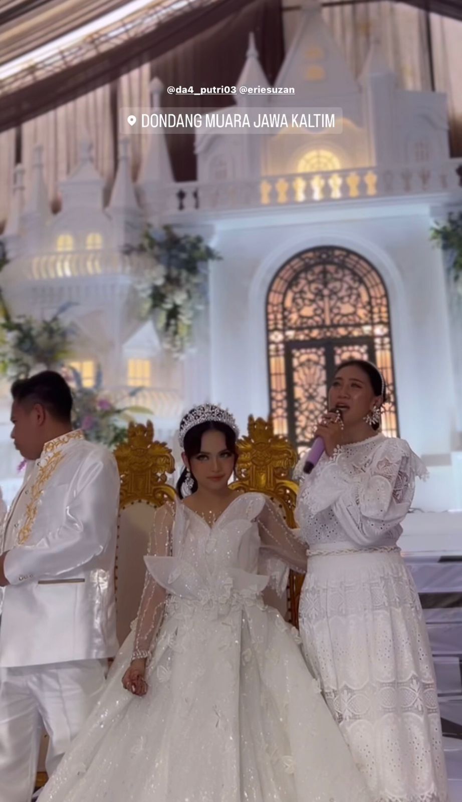 Gaya 7 seleb hadiri resepsi pernikahan © Instagram